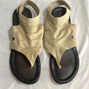 Mia Sandals with Snap closure